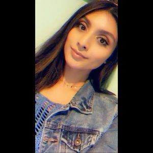 Meet your Posher, Mireya